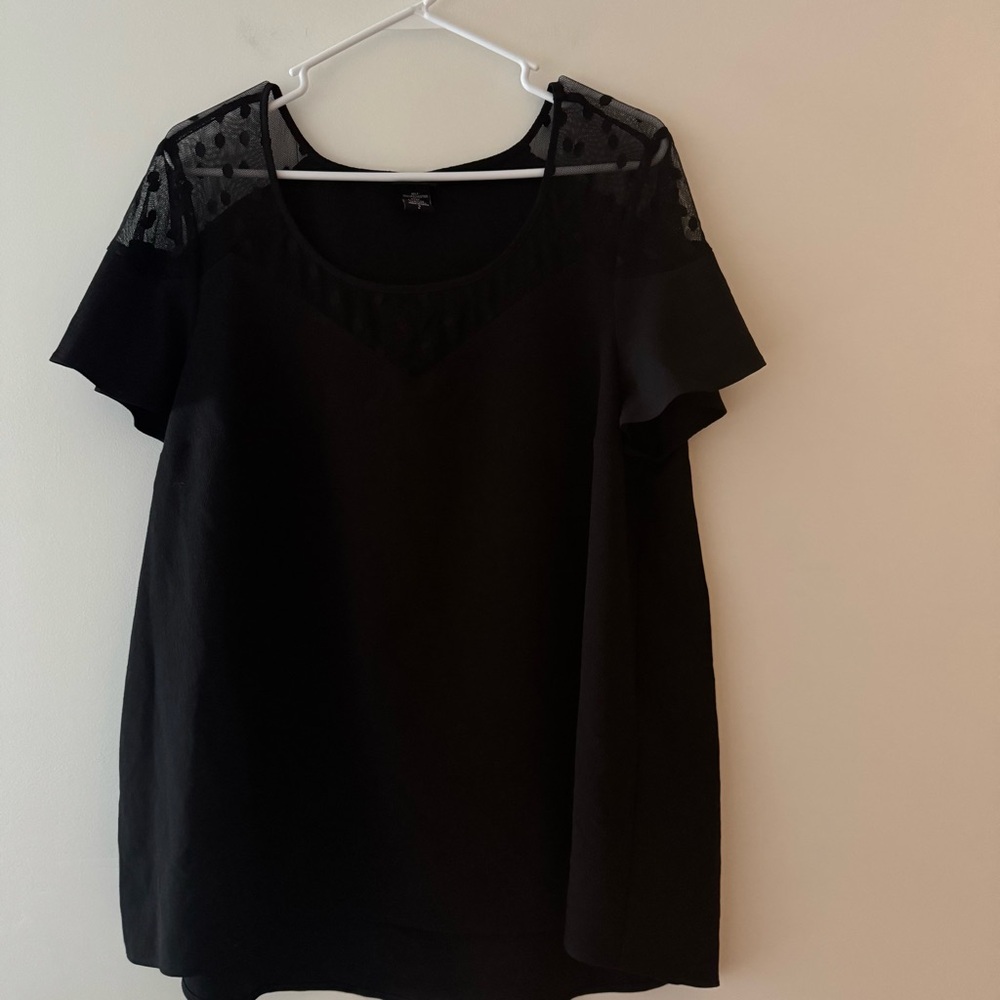 Torrid Black Boxy polka dot sheer Short Sleeve Blouse